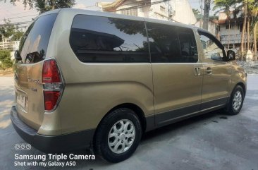 Selling White Hyundai Starex 2009 in Quezon City