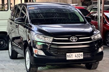 Selling White Toyota Innova 2021 in Parañaque