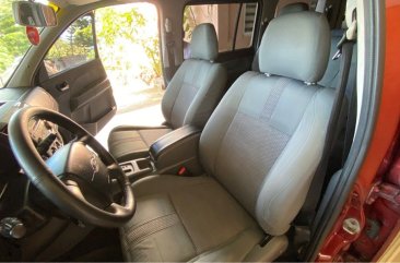 Selling White Ford Everest 2013 in Silang