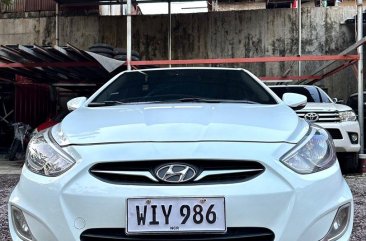 Selling White Hyundai Accent 2014 in Manila