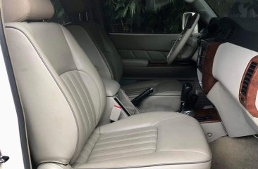 Sell White 2009 Nissan Patrol in Pasig