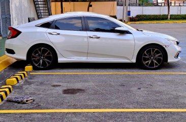 Selling White Honda Civic 2019 in Manila