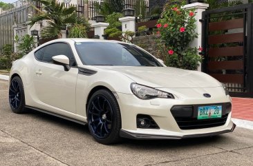 Selling White Subaru Brz 2013 in Pasig