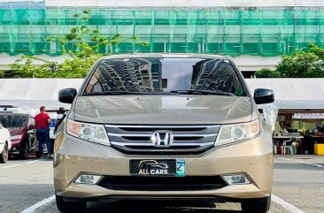 Selling White Honda Odyssey 2012 in Makati