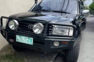 Sell Green 2000 Toyota Land Cruiser in Makati