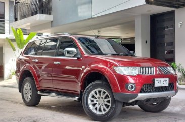 Selling White Mitsubishi Montero 2012 in Quezon City