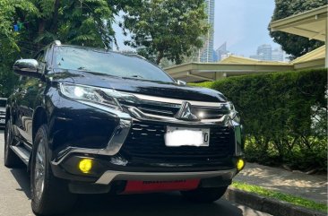 Selling White Mitsubishi Montero 2019 in Makati