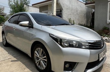 Selling White Toyota Corolla altis 2015 in General Trias