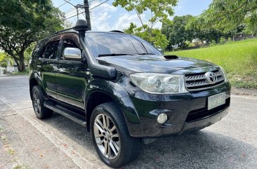 White Toyota Fortuner 2011 for sale in Manila