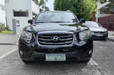 Sell White 2011 Hyundai Santa Fe in Parañaque