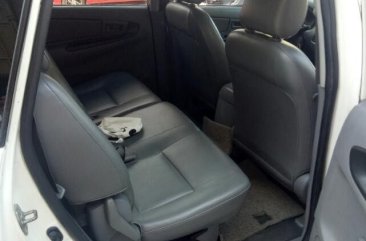 Sell White 2011 Toyota Innova in Caloocan