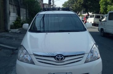 Sell White 2011 Toyota Innova in Caloocan
