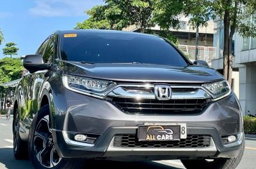 Selling White Honda Cr-V 2018 in Makati