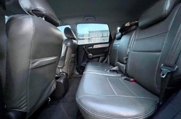 Sell White 2010 Honda Cr-V in Makati