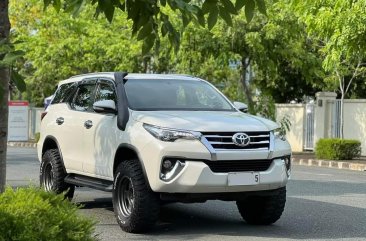 Selling Pearl White Toyota Fortuner 2017 in Manila
