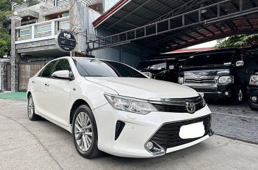 Pearl White Toyota Camry 2018 for sale in Bacoor