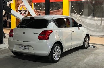 Selling White Suzuki Swift 2019 in Marikina