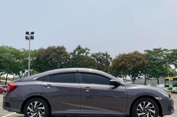 Sell White 2018 Honda Civic in Makati