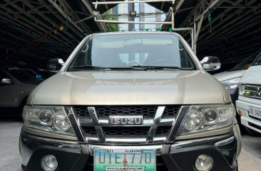 Sell White 2011 Isuzu Sportivo in Pasay