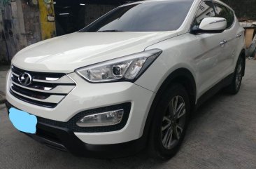 Sell White 2013 Hyundai Santa Fe in Quezon City