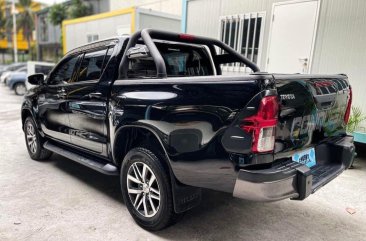 Selling White Toyota Hilux 2020 in Quezon City