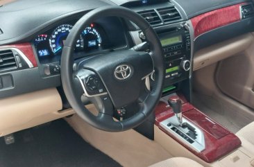 Pearl White Toyota Camry 2013 for sale in Quezon City