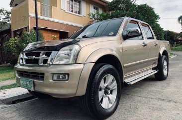 White Isuzu D-Max 2004 for sale in Automatic