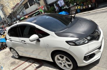 Selling White Honda Jazz 2019 in Caloocan