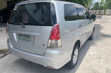 White Toyota Innova 2009 for sale in Automatic