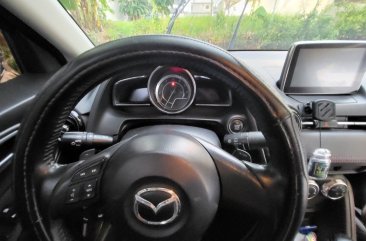 Selling White Mazda 2 2016 in Muntinlupa