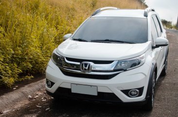 White Honda BR-V 2017 for sale in Automatic