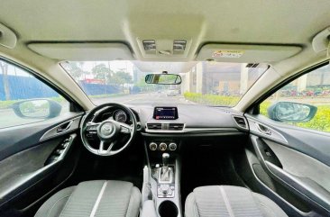 Selling White Mazda 3 2019 in Makati