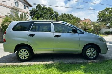 White Toyota Innova 2015 for sale in Automatic