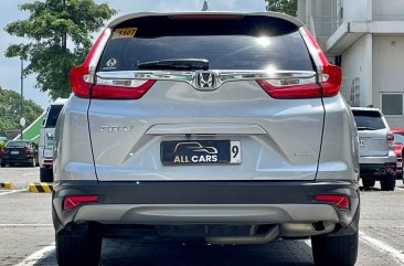 Selling White Honda Cr-V 2019 in Makati