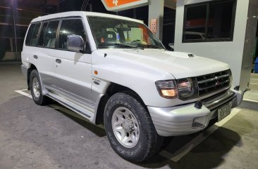 Sell White 2001 Mitsubishi Pajero in Mandaluyong