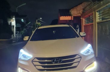 Selling White Hyundai Santa Fe 2013 in Marilao