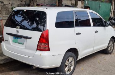 White Toyota Innova 2006 for sale in Manual