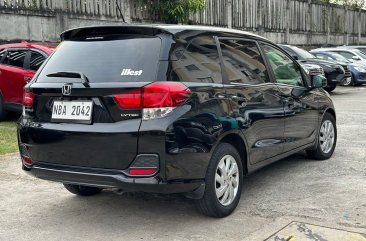 Selling White Honda Mobilio 2017 in Pasig