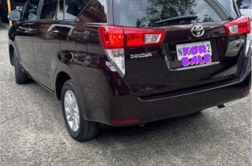 Selling White Toyota Innova 2020 in Cainta