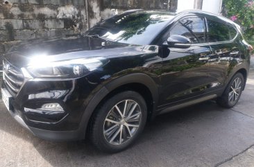 White Hyundai Tucson 2016 for sale in Taytay