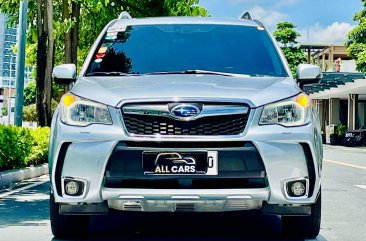 Selling White Subaru Forester 2014 in Makati