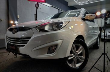 Selling White Hyundai Tucson 2011 in Manila