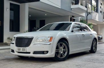 White Chrysler 300c 2013 for sale in Quezon City