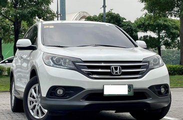 Selling White Honda Cr-V 2013 in Makati