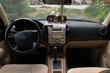 White Ford Everest 2010 for sale in Automatic