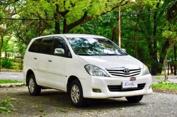 Selling White Acura RL 2011 in Quezon City