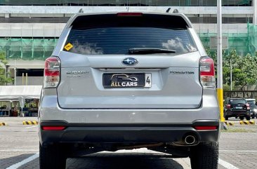 Selling White Subaru Forester 2017 in Makati