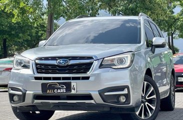 Selling White Subaru Forester 2017 in Makati