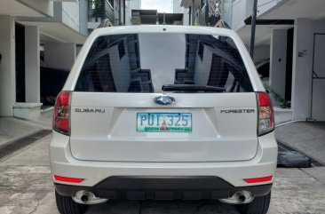 Selling White Subaru Forester 2011 in Quezon City