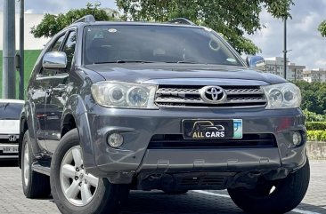 2010 Toyota Fortuner in Makati, Metro Manila